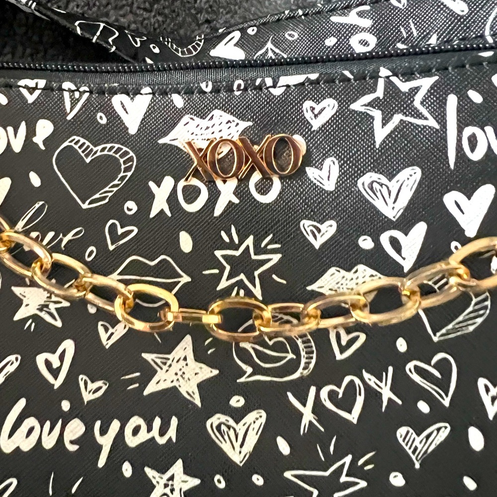 Women’s XOXO crossbody purse